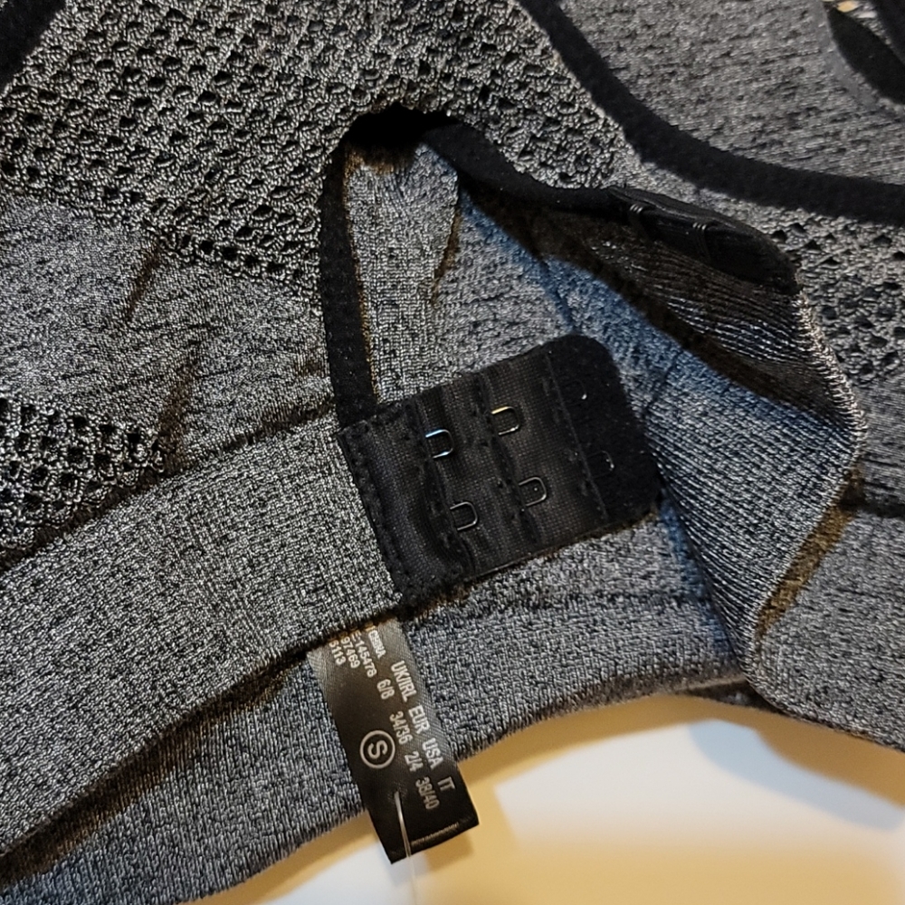 Sports bra - Picture 3 of 6